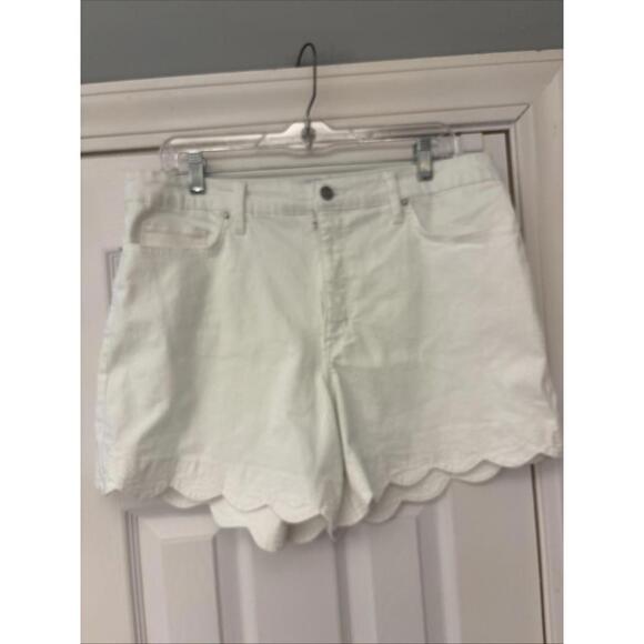 Crown & Ivy Shorts Women's 14 Beige White Denim Scalloped Stretch 37x3.5 - Picture 6 of 9